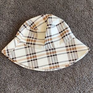 Plaid patterned bucket hat